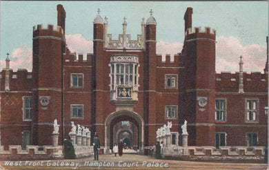 Middlesex Postcard - Hampton Court Palace, West Front Gateway   SW17020