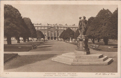 Middlesex Postcard - Hampton Court Palace, Centre Walk SW17054