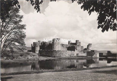 Wales Postcard - Caerphilly Castle, Glamorgan    SX402