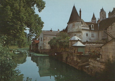 France Postcard - Loches, Vieilles Maisons Dans Le Miroir De I'Indre  SW19003