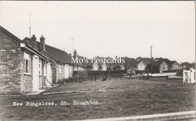 Northamptonshire Postcard - New Bungalows, Great Houghton  SX225