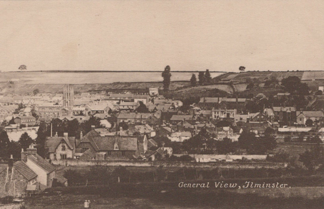 Somerset Postcard - General View of Ilminster  VT611