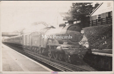 Railways Postcard - Southern Locomotive 2425 at Sutton Train Station  SW17562