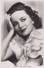 Load image into Gallery viewer, Theatrical Postcard - Film Actress Olivia De Havilland  SW18806
