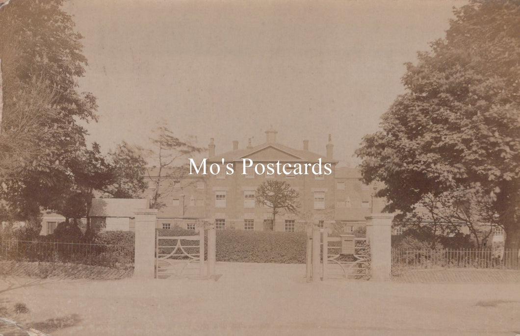 Northamptonshire Postcard - Unidentified Large Kettering House SW19245