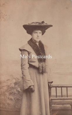 Ancestors Postcard - Young Lady, Fashion, Womenswear SW18732