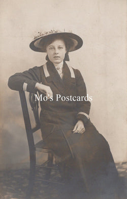 Ancestors Postcard - Young Lady, Fashion, Womenswear SW18779