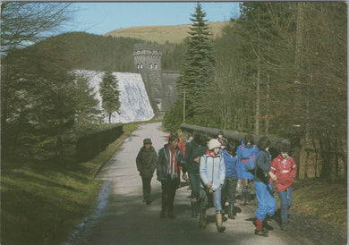 Derbyshire Postcard - Walking in The Upper Derwent SW17123