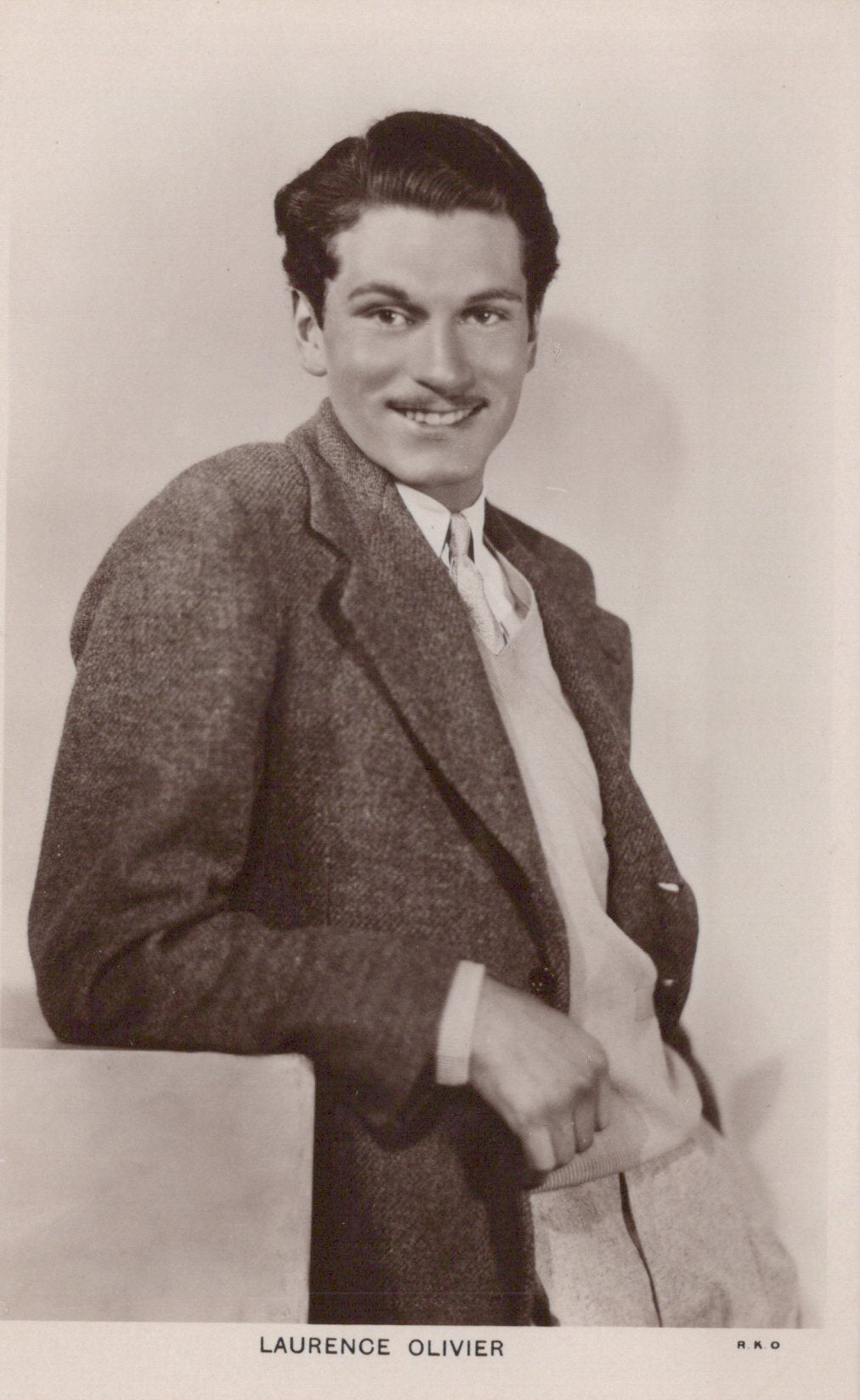 Film Star Postcard - Laurence Olivier,  English Actor and Director  VT406