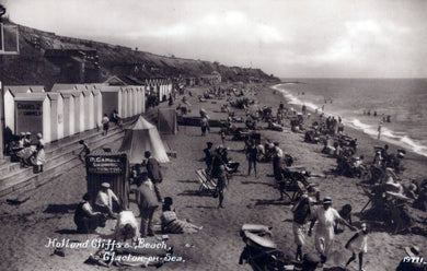 Essex Postcard - Clacton-On-Sea, Holland Cliffs and Beach  SW18247