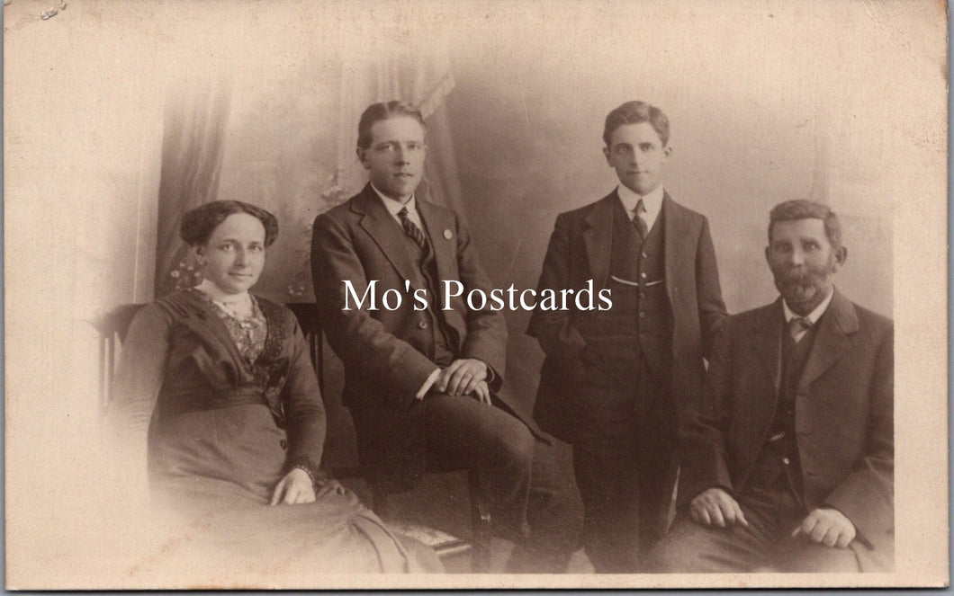 Ancestors Postcard - Family From 409 Wightman Road, Hornsey SW16964