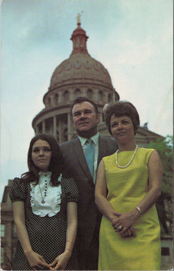 Politics Postcard - Senator Don Kennard, Jackie and Daughter Karen  SW17456