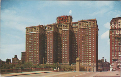 America Postcard - The Conrad Hilton Hotel, Chicago  SW17487