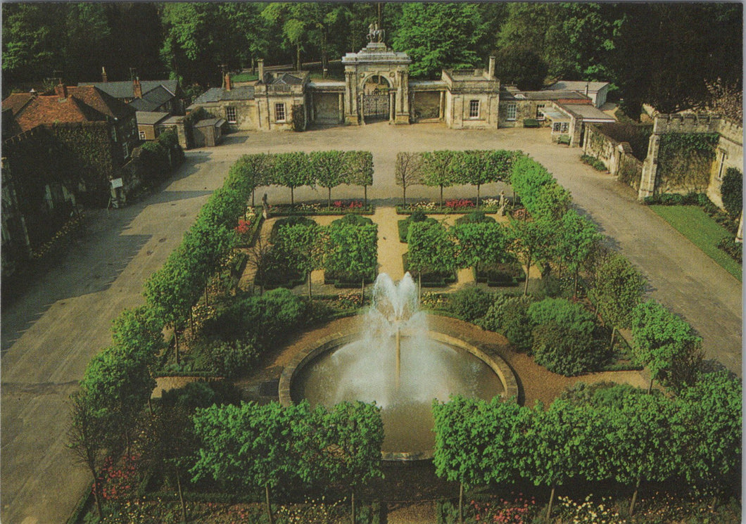 Wiltshire Postcard - Memorial Garden To Sidney, Wilton House   SW17325