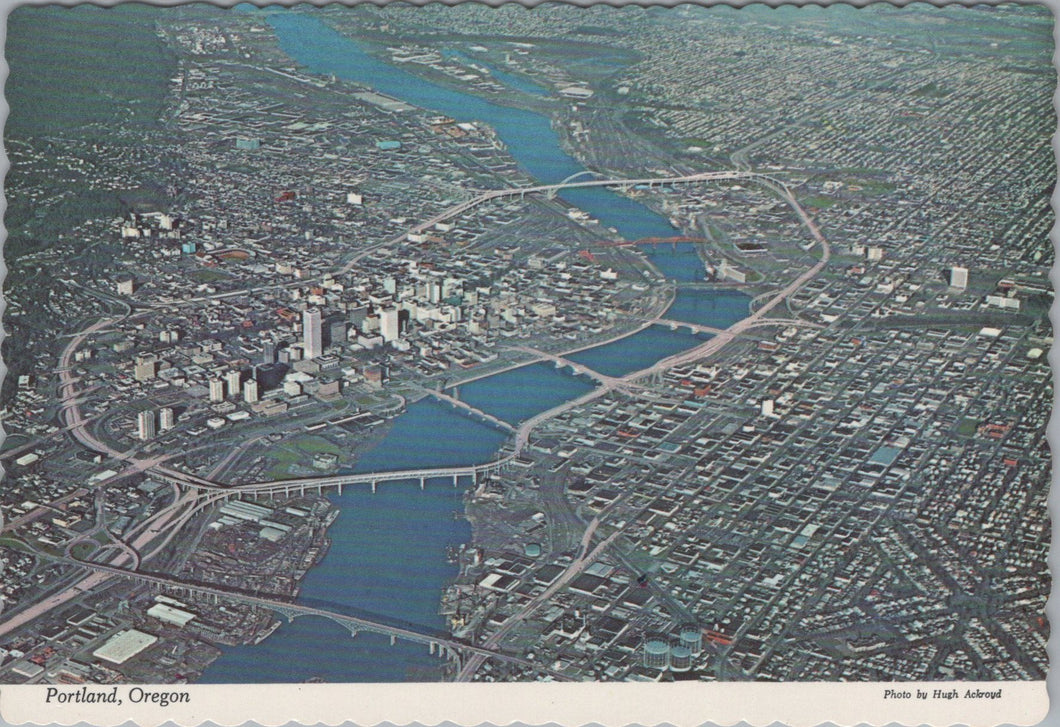 America Postcard - Aerial View of Portland, Oregon    SX186