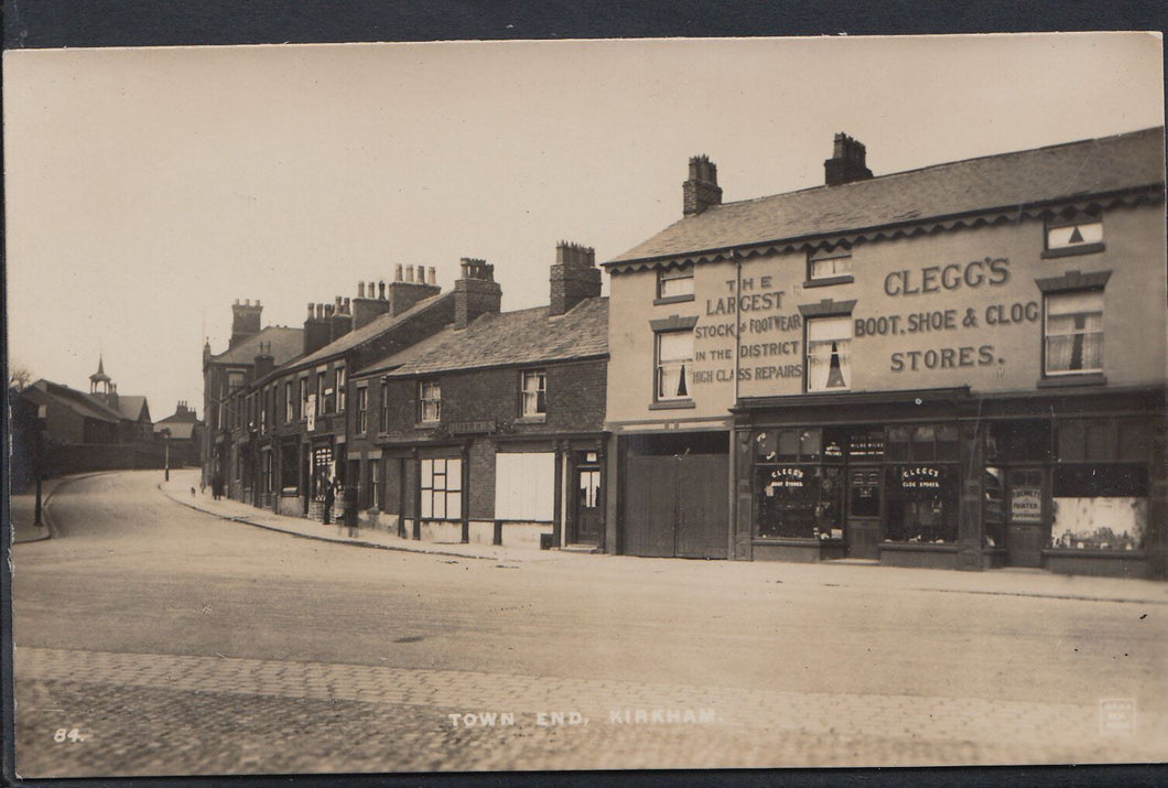 Lancashire Postcard - Town End, Kirkham    A8709