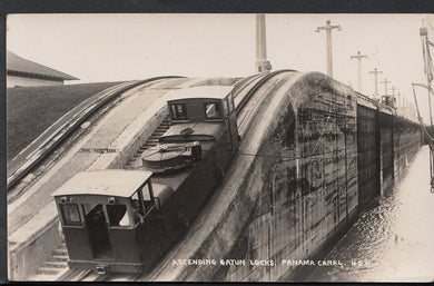 Panama Postcard - Train Ascending Gatun Locks, Panama Canal  RT2312