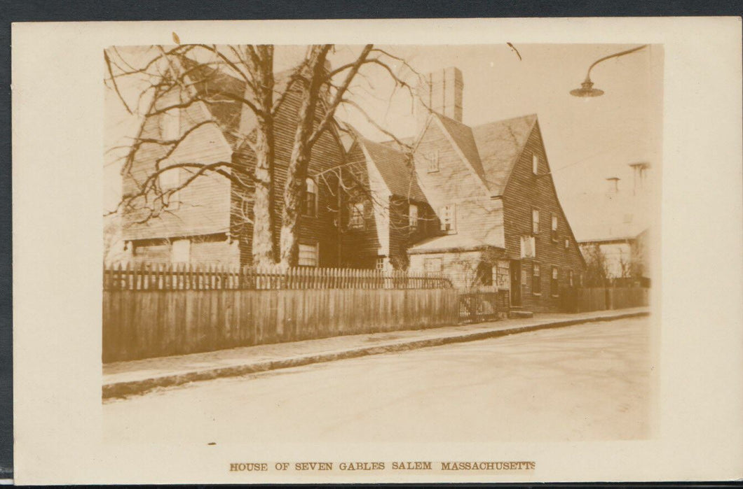 America Postcard - House of Seven Gables, Salem, Massachusetts    T1811