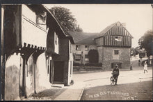 Load image into Gallery viewer, Sussex Postcard - Steyning - &quot;In An Old Fashioned Town&quot;    BH2820
