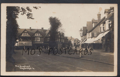 Surrey Postcard - The Quadrant, Weybridge      A4572