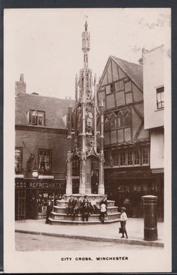 Hampshire Postcard - City Cross, Winchester RS8917