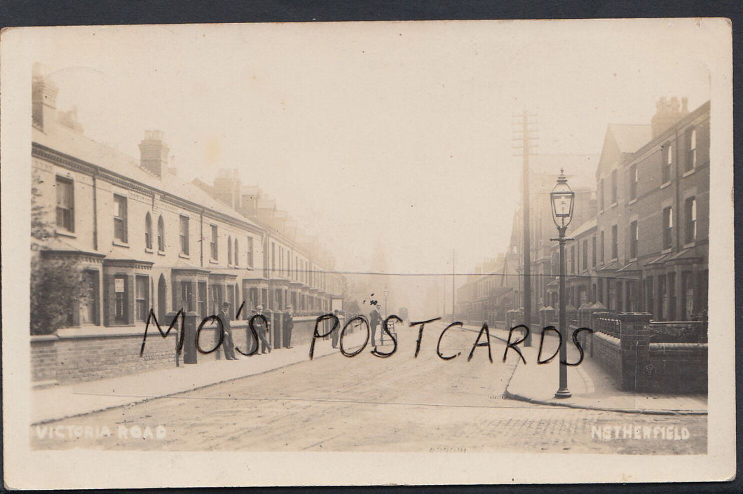 Nottinghamshire Postcard - Victoria Road, Netherfield    A4262