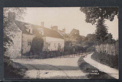 Berkshire Postcard - West Hanney Village    RS24280