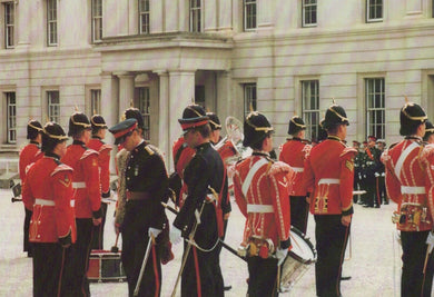 Military Postcard - The King's Regiment in London, Inspecting The Band RR8389