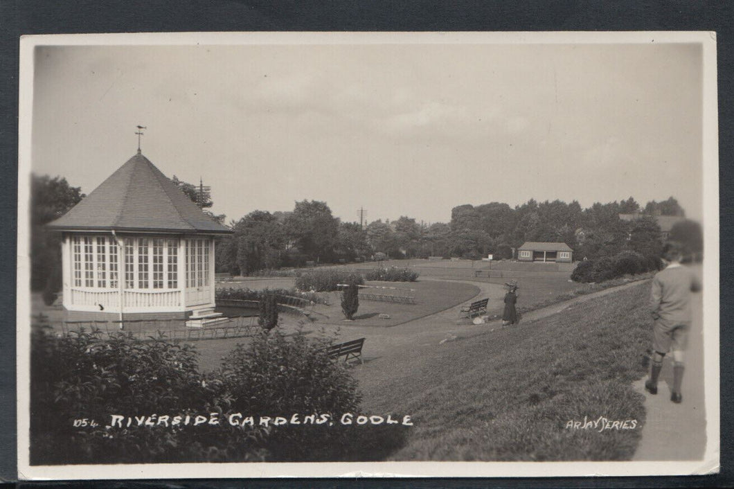 Yorkshire Postcard - RP of Riverside Gardens, Goole - Arjay Series RS20267