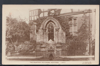 Hertfordshire Postcard - The Fountain, Old Cross, Hertford    T10052