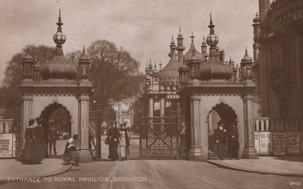 Sussex Postcard - Entrance To Royal Pavilion, Brighton    RS22622