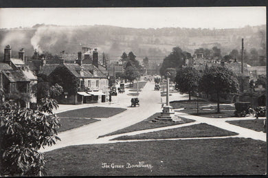 Gloucestershire Postcard - The Green, Broadway    MB597