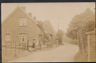 Hampshire Postcard? - Upham ? Street Scene    R686