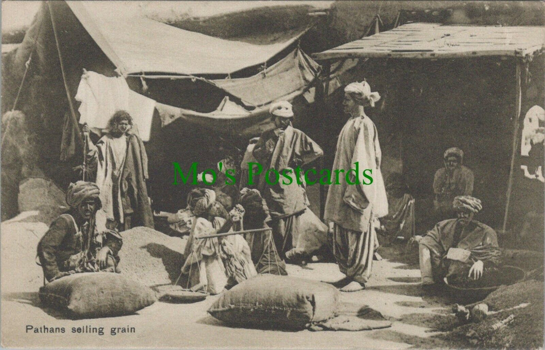 Pakistan Postcard - Ethnic / Traders - Pathans Selling Grain RS27828