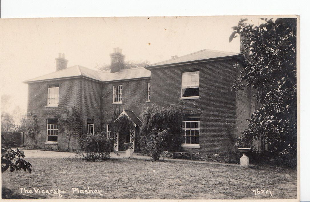 Essex Postcard - The Vicarage, Pleshey   A6487