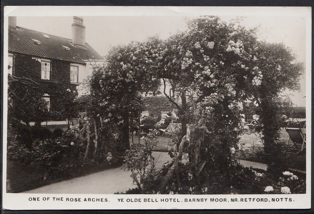 Nottinghamshire Postcard - Ye Olde Bell Hotel, Barnby Moor, Nr Retford  V2140