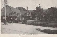 Load image into Gallery viewer, Worcestershire Postcard - The Coach and Horses Hotel, Broadway     RS23793
