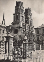 Load image into Gallery viewer, France Postcard - Orleans - La Cathedrale Vue De L&#39;Hotel De Ville  RRR464
