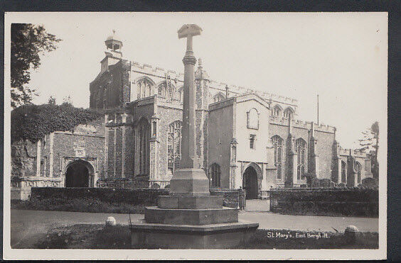 Suffolk Postcard - St Mary's Church, East Bergholt     RS5209