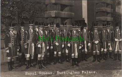 Royalty Postcard - Royal Grooms, Buckingham Palace - Ref.SW9746