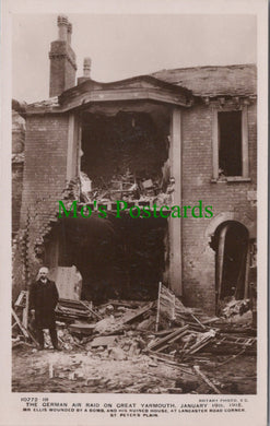 Norfolk Postcard - The German Air Raid on Great Yarmouth  Ref.SW9758