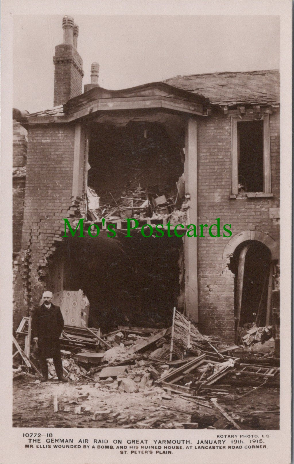 Norfolk Postcard - The German Air Raid on Great Yarmouth  Ref.SW9758