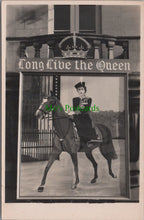 Load image into Gallery viewer, Royalty Postcard - Coronation of Queen Elizabeth II Painting Ref.SW10093
