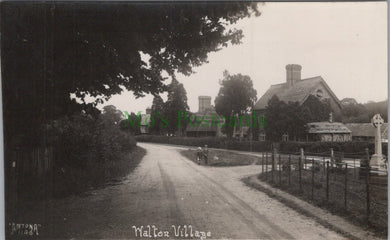 Warwickshire Postcard - Walton Village, Walton d'Eiville, Wellesbourne HP613