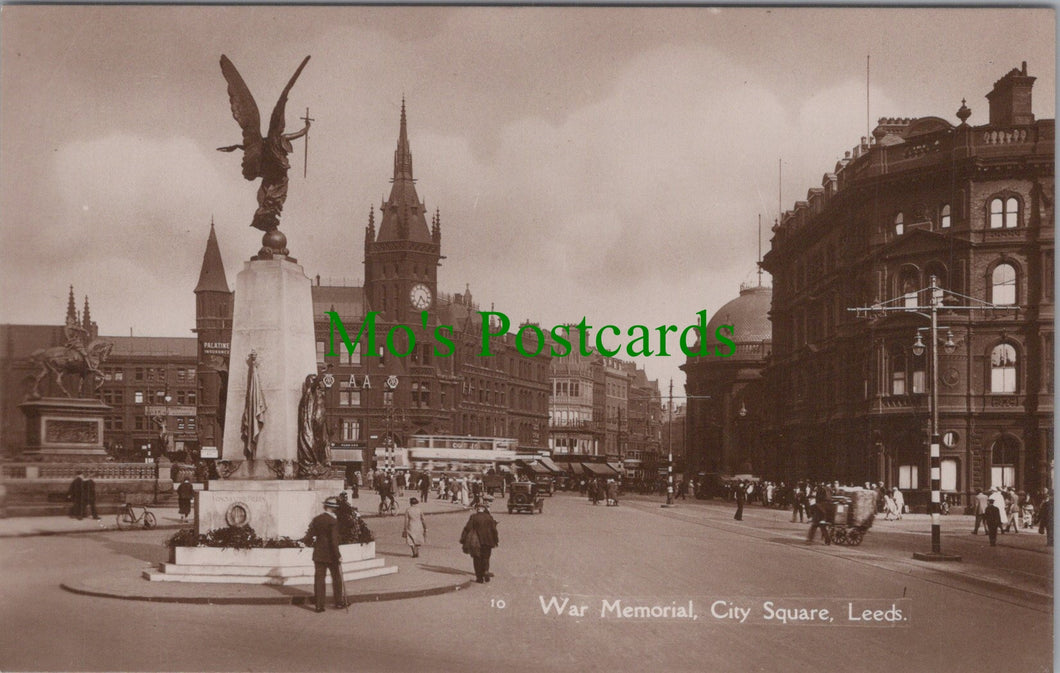 Yorkshire Postcard - Leeds, War Memorial, City Square  DC246