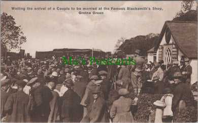 Scotland Postcard - Gretna Green, Crowds at The Blacksmith's Shop RS31580