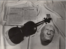 Load image into Gallery viewer, Music Postcard - Tartinijeva Violina in Maska SW10353
