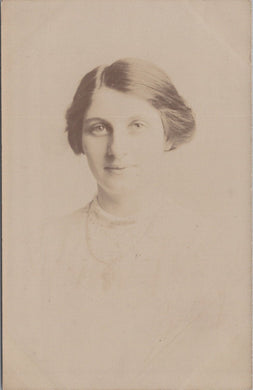 Social History Postcard - Portrait of a Young Lady SW10683