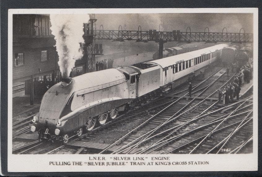 Railway Postcard - Trains - L.N.E.R 