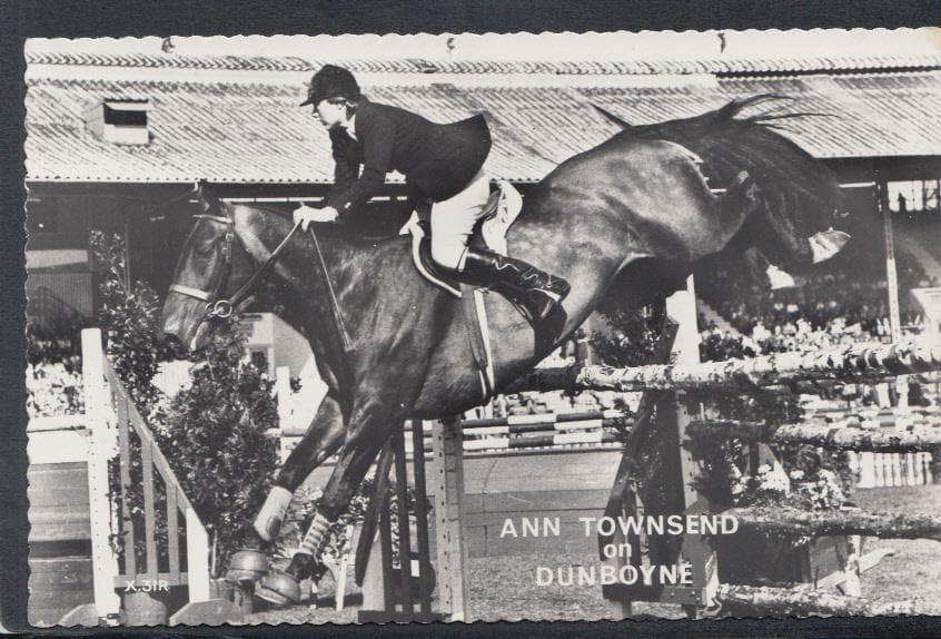Sports Postcard - Horse Show Jumping - Ann Townsend on Dunboyne - Mo’s Postcards 